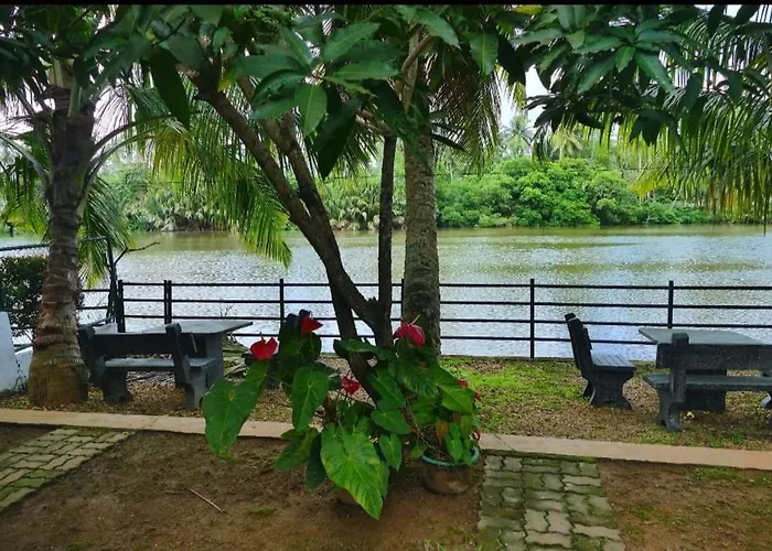 Avendra Holiday Inn Weligama